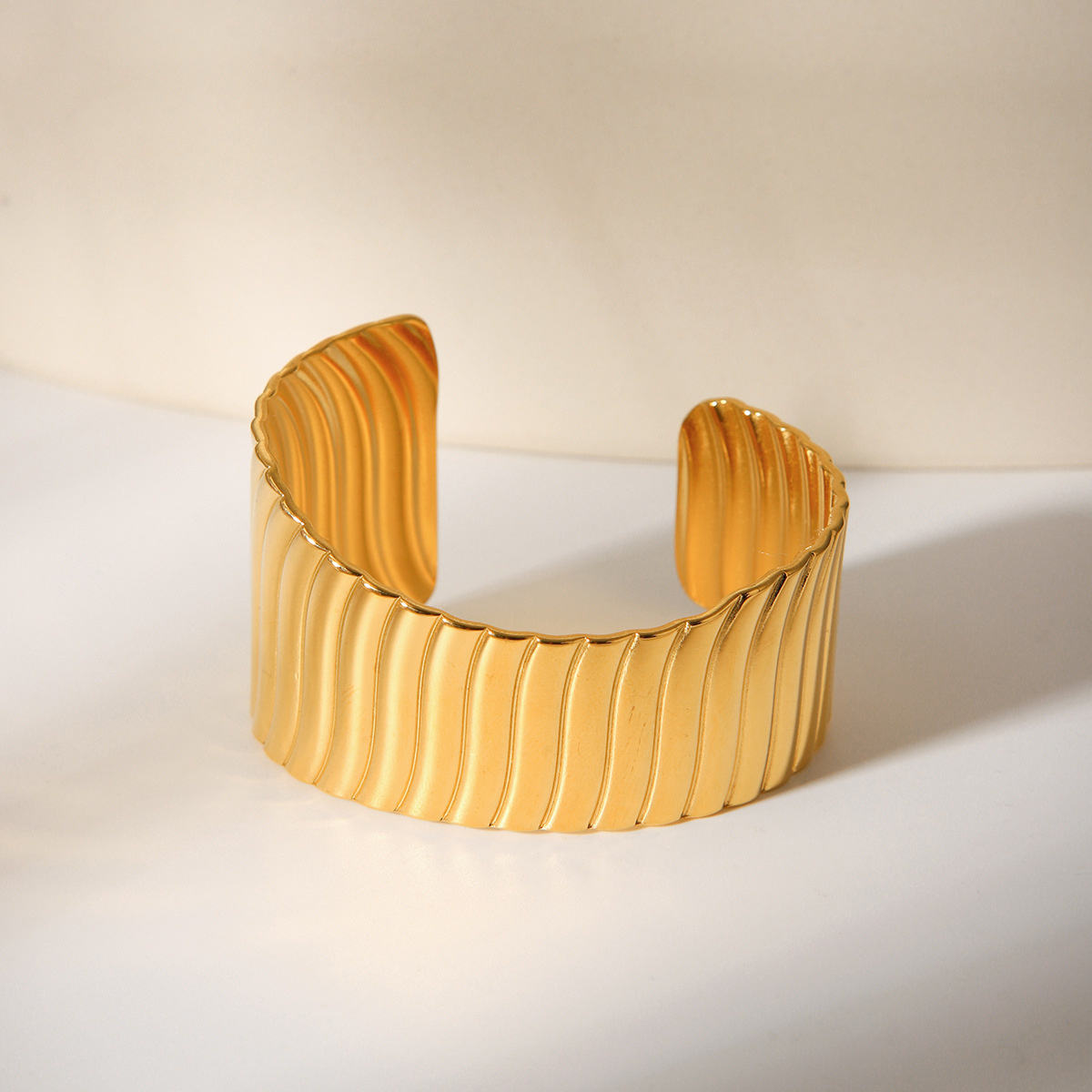 Linear Cuff