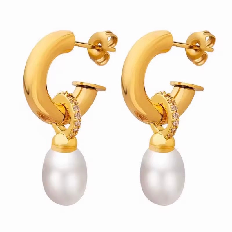 Pearl drop earrings image 2