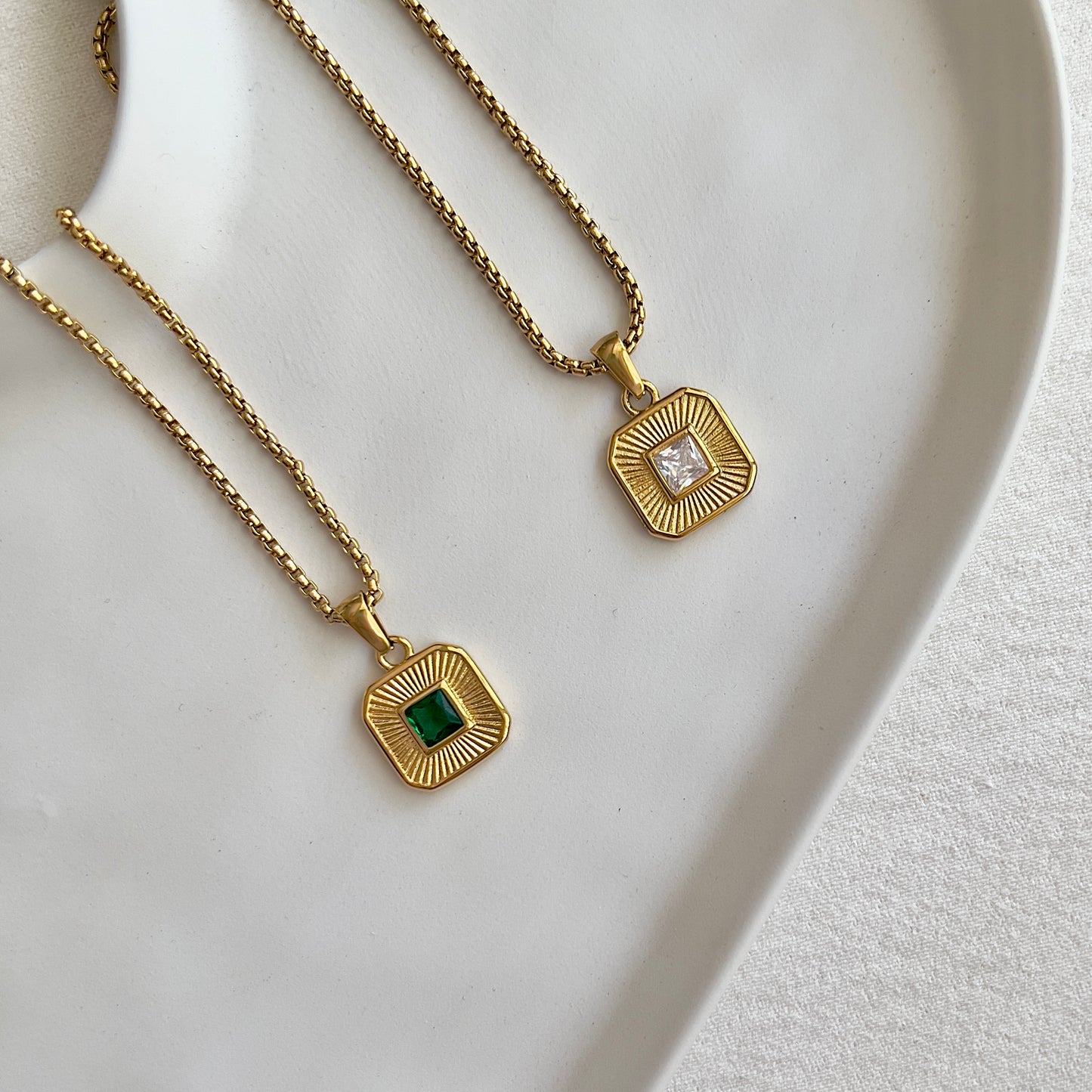 Lola Emerald Necklace image 2