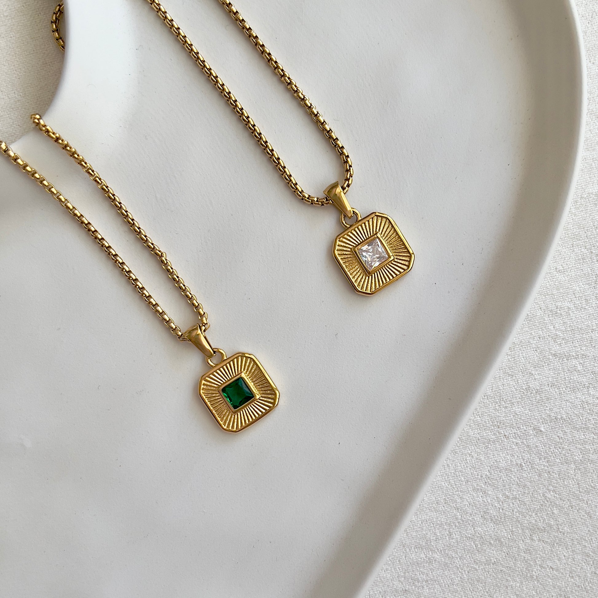 Lola Emerald Necklace image 2