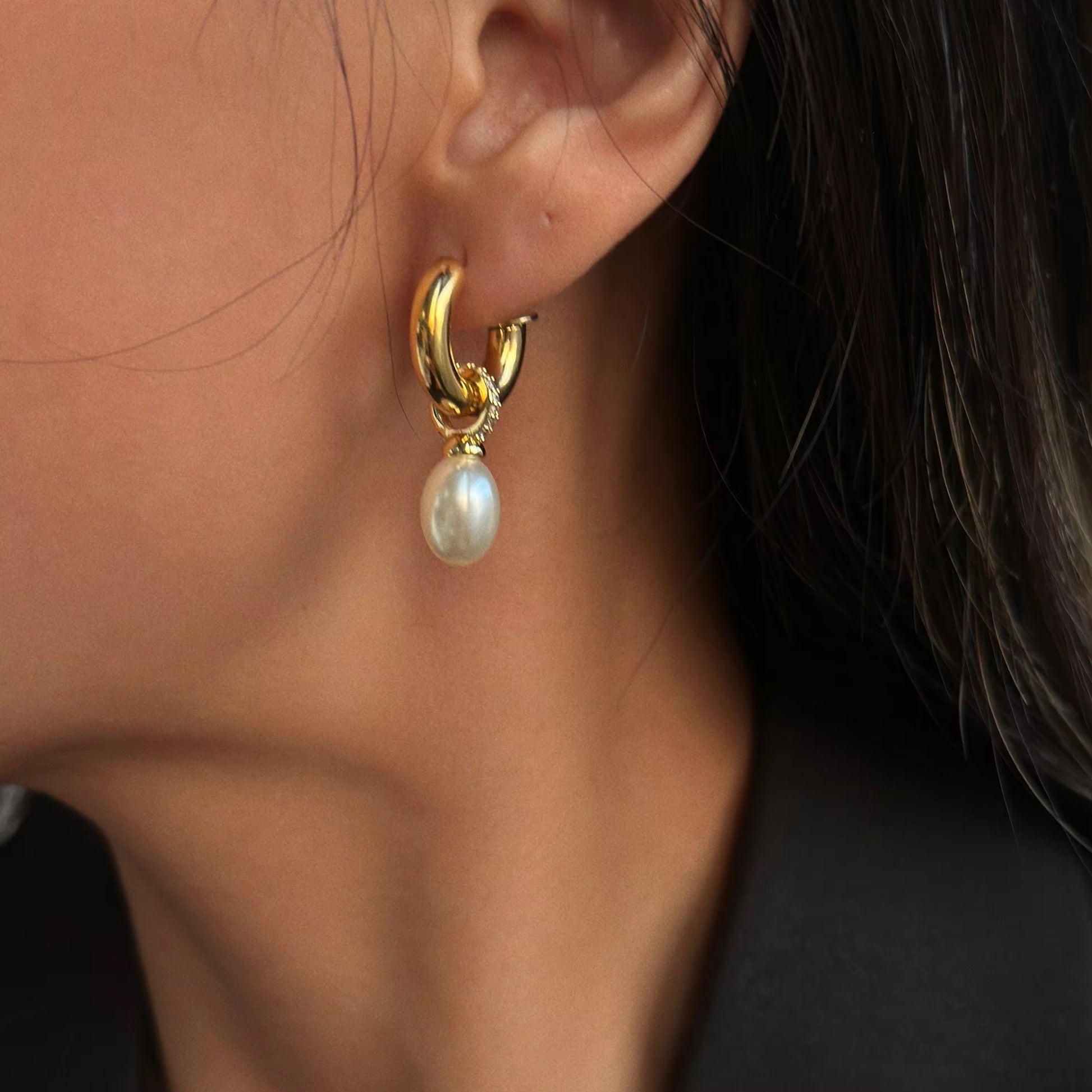 Pearl drop earrings  image 0