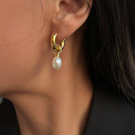 Pearl drop earrings  image 0