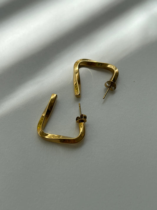 Kira Hoops image 0