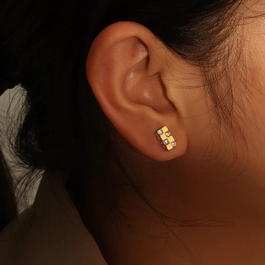 Willow studs image 0